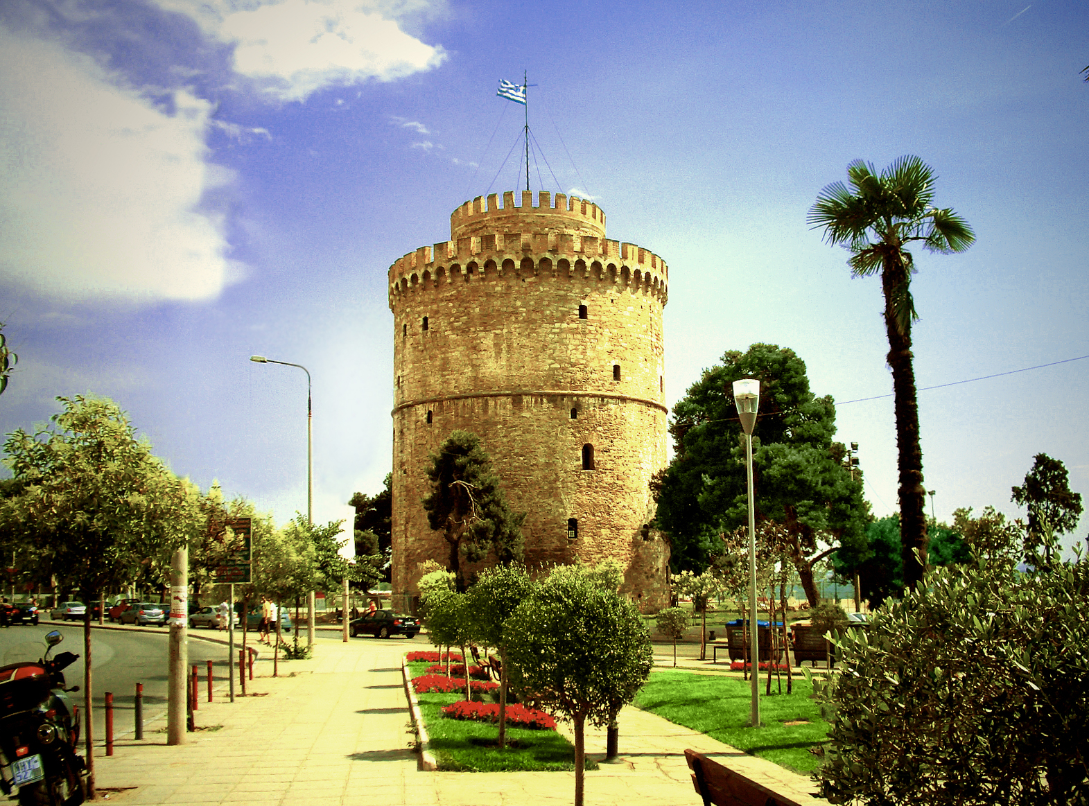 The White Tower of Thessaloniki with its surrounding gardens